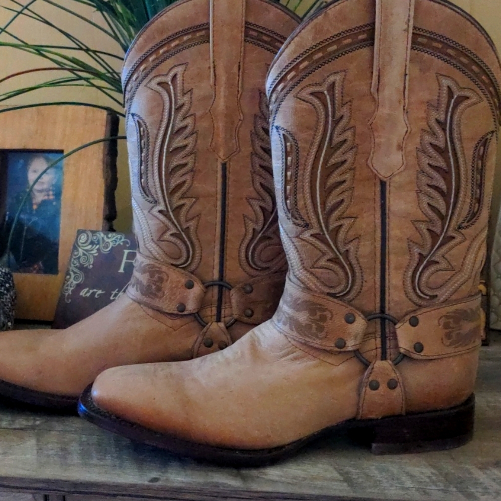 Size 11 Square Toe Cowgirl Boots 🐄🐎